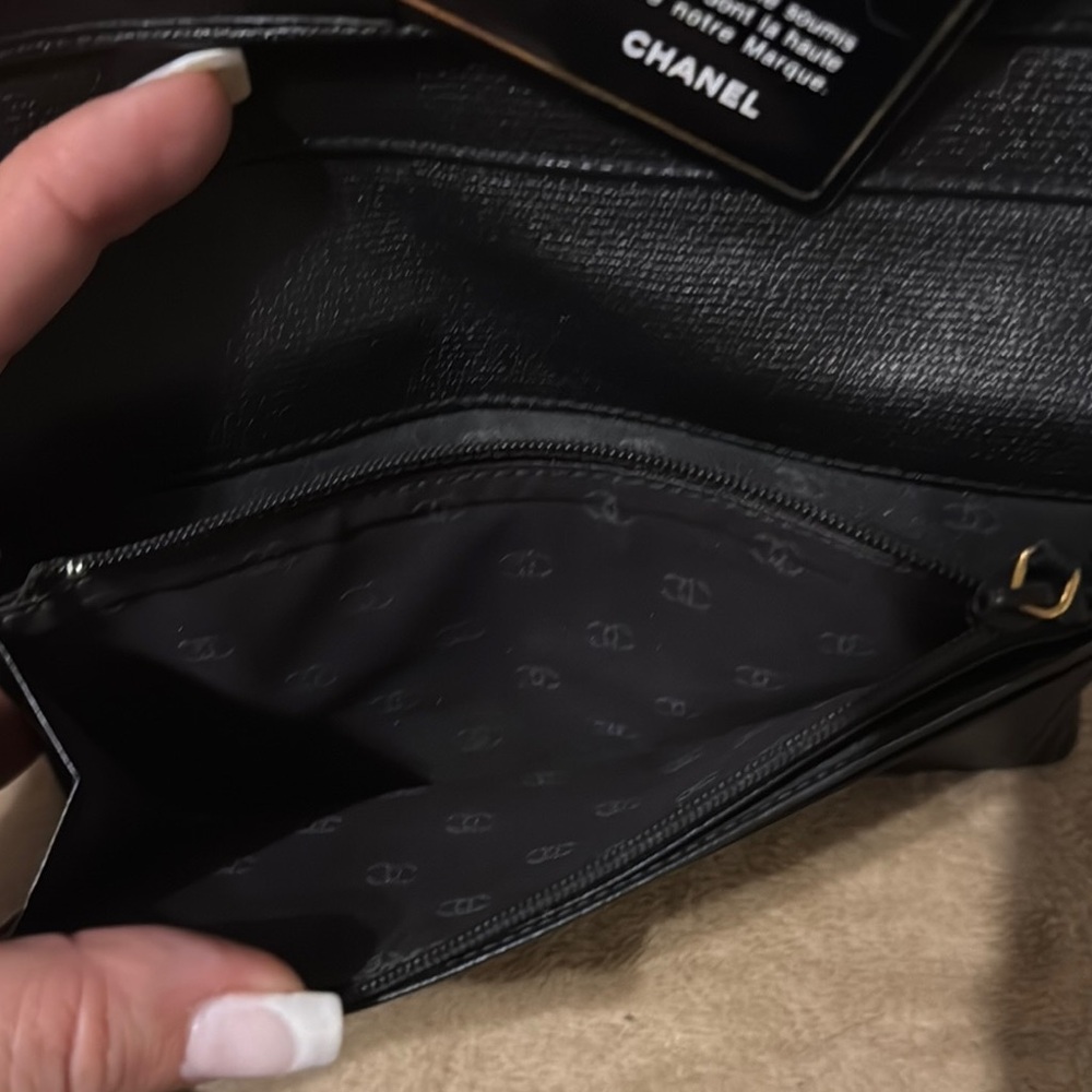 CHANEL Classic Black Leather Wallet - Picture 9 of 16
